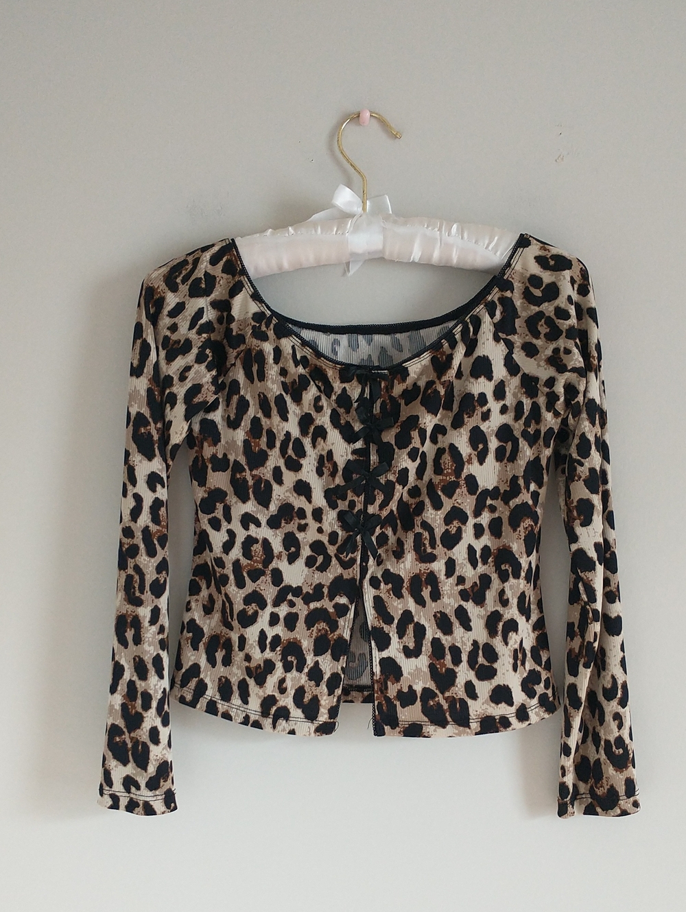 ESTPVC 1980 Leopard Print Long-Sleeve Tie-Front Top - Brown/Black. SIZE M